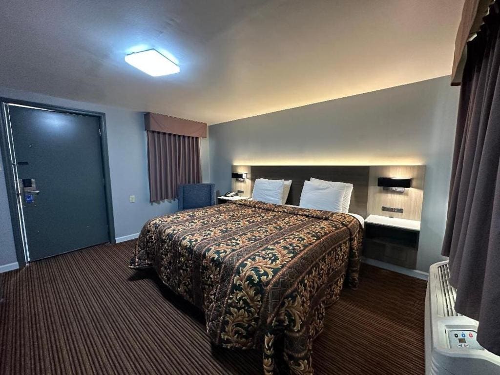 Economy King Room - Non Smoking room - Image 1