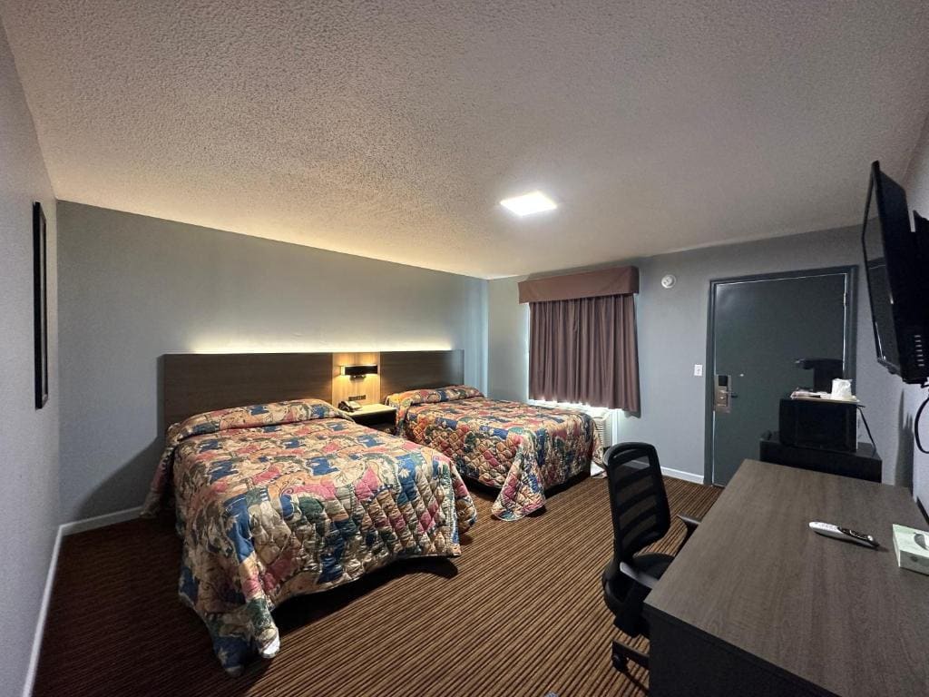 Double Room with Two Double Beds - Non-Smoking room - Image 1