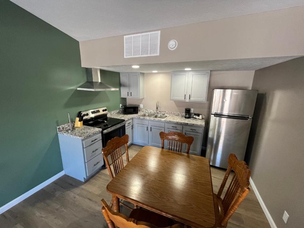 Queen Suite room - Image 1