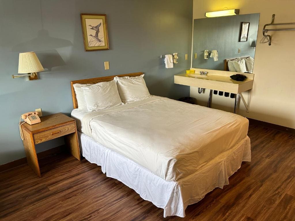 Queen Studio - Disability Access room - Image 3