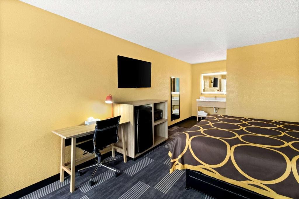King Room - Non-Smoking room - Image 1