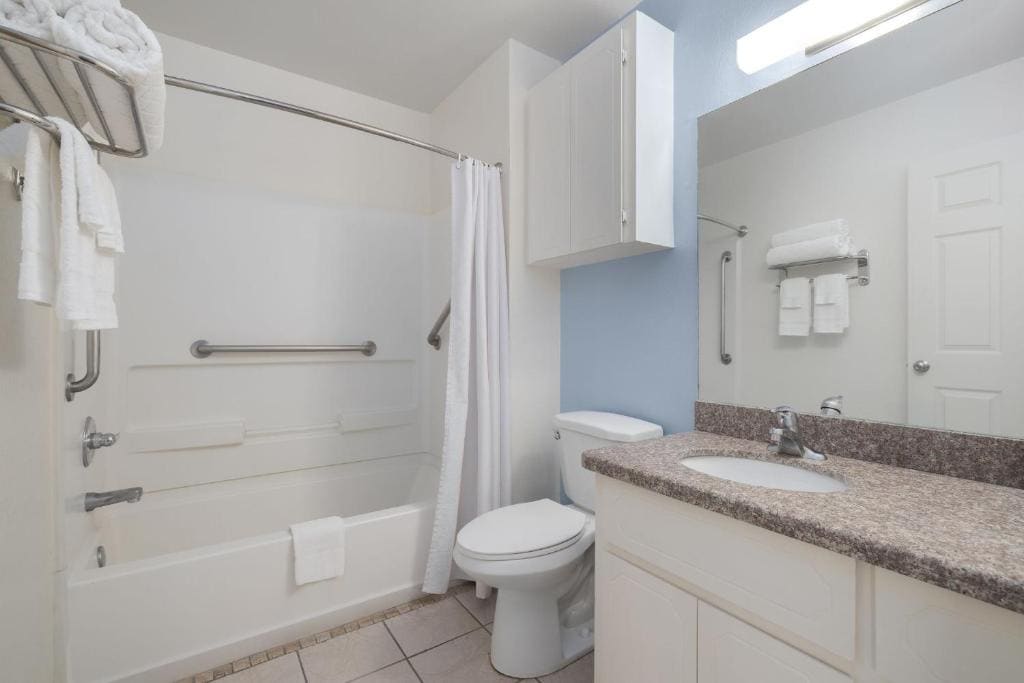 King Suite room - Image 3