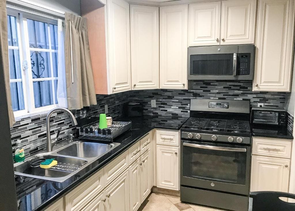 Family Studio with Kitchen room - Image 3