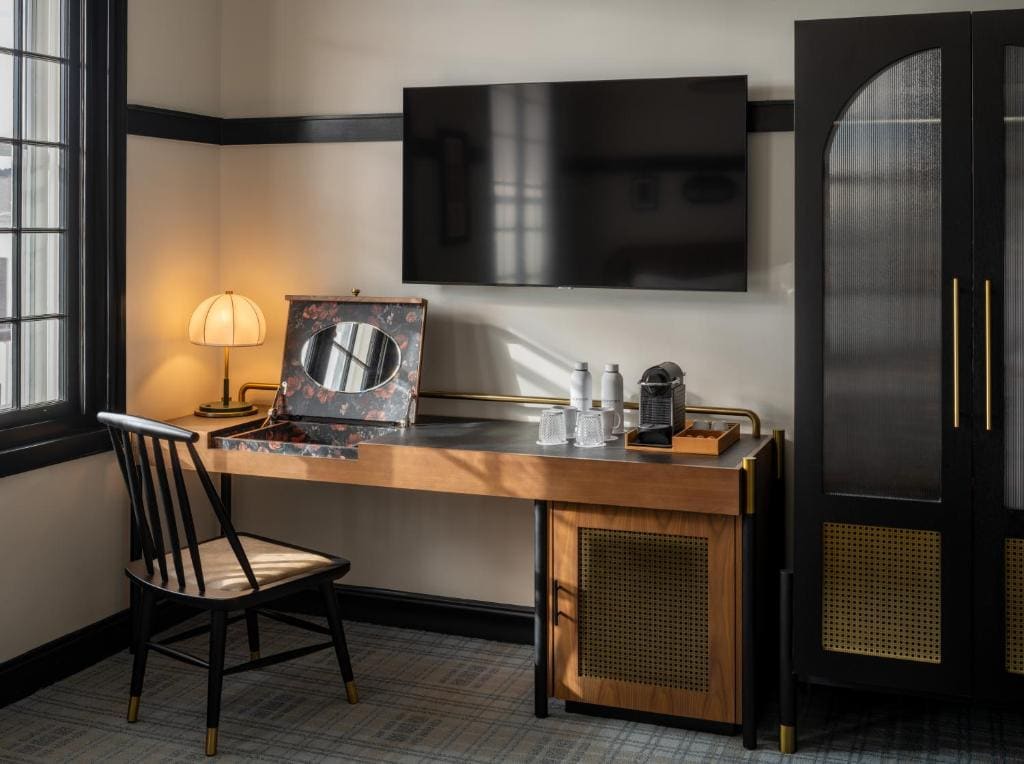 King Suite with Sofa Bed room - Image 1