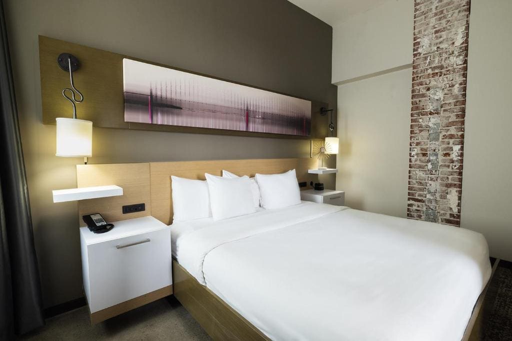 One-Bedroom Suite room - Image 1