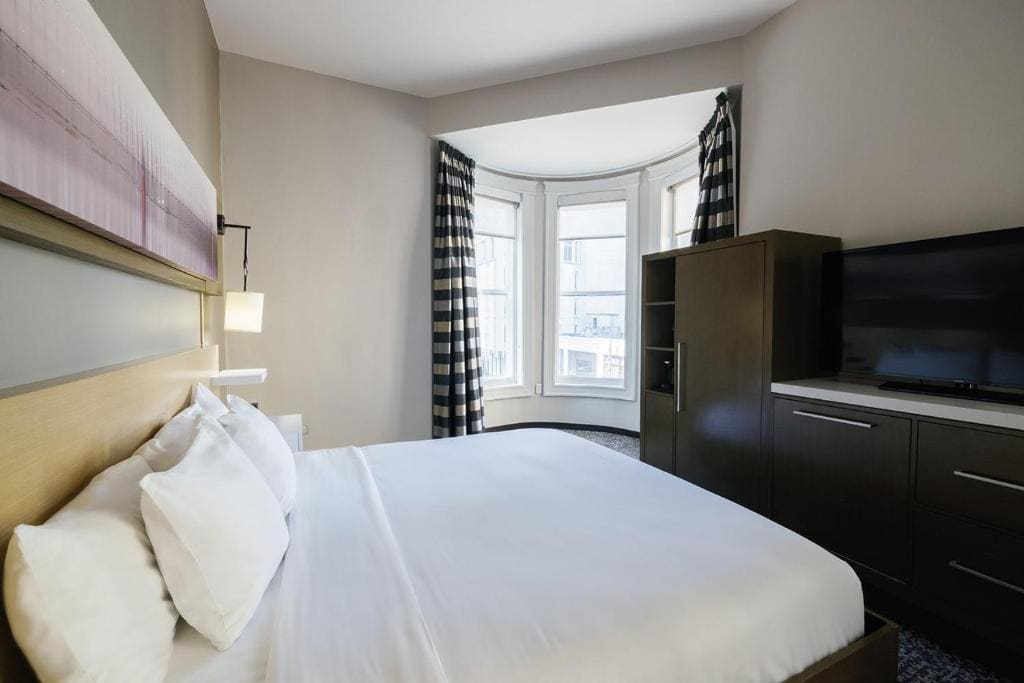 Premium King Room room - Image 2