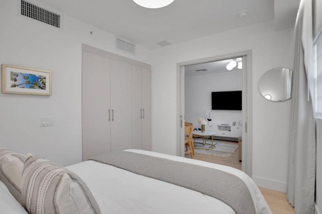 One-Bedroom Suite room - Image 3