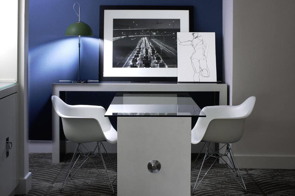 Spectacular One-Bedroom Queen Suite room - Image 3