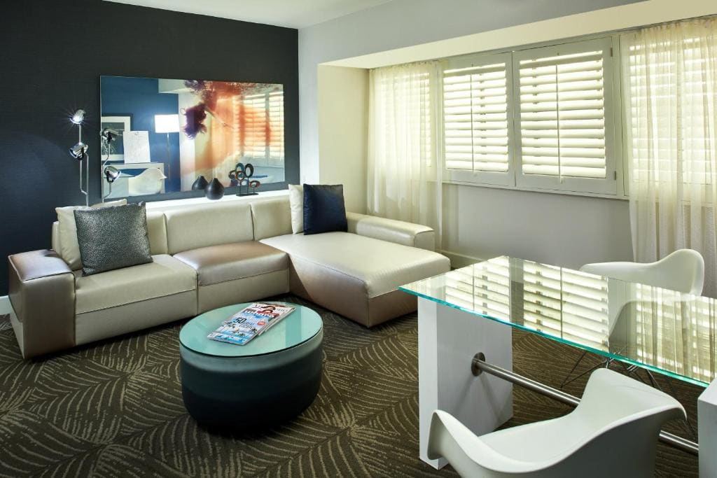 Spectacular One-Bedroom Queen Suite room - Image 1