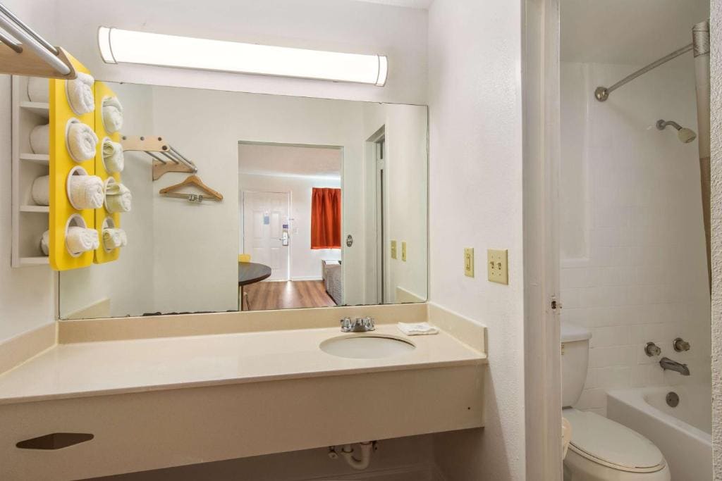 Deluxe Quadruple Room - Non-Smoking room - Image 2