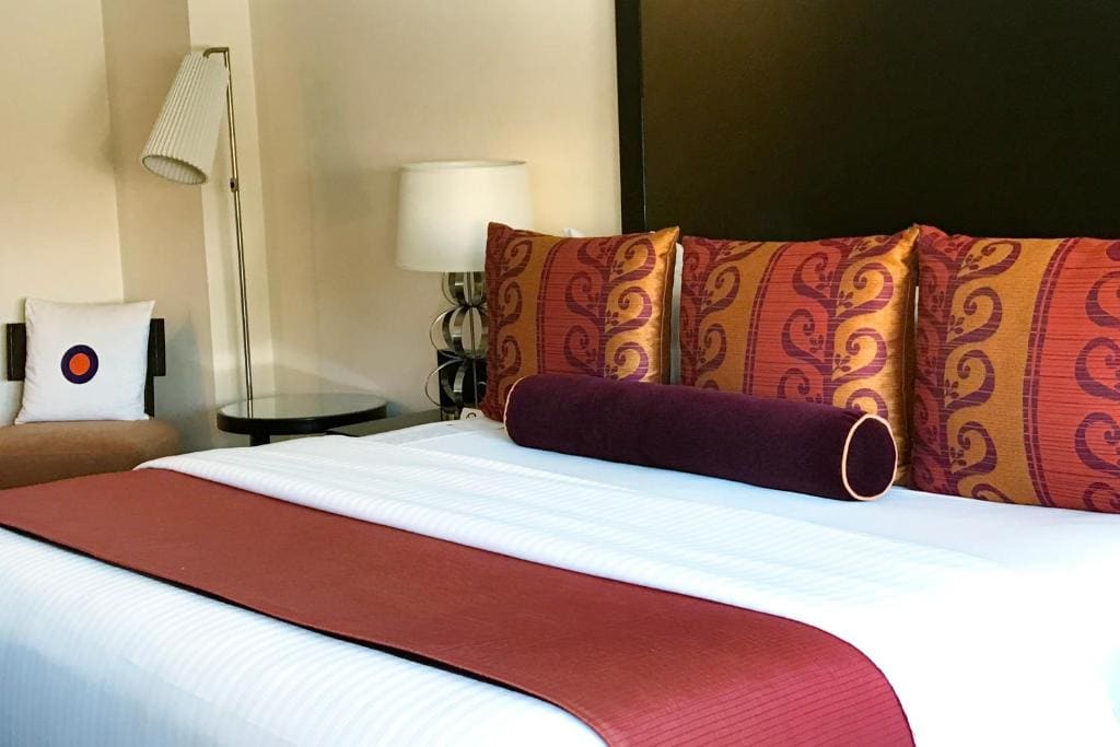 Premier King Room with Balcony room - Image 1