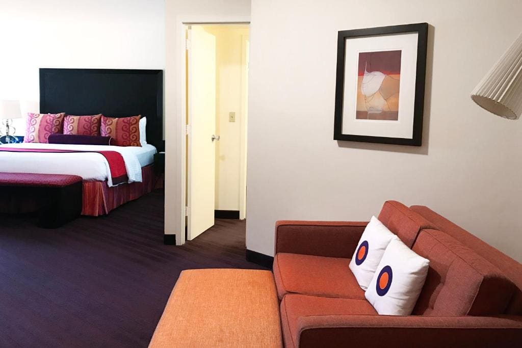Deluxe King Room with Balcony room - Image 1