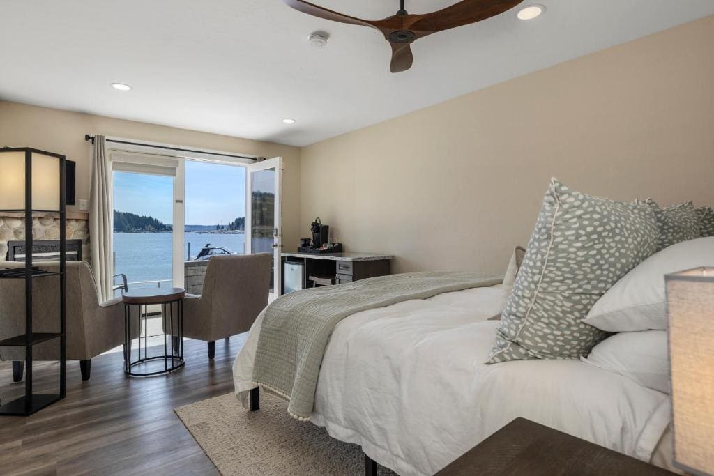 Superior King Room with Sea View room - Image 2