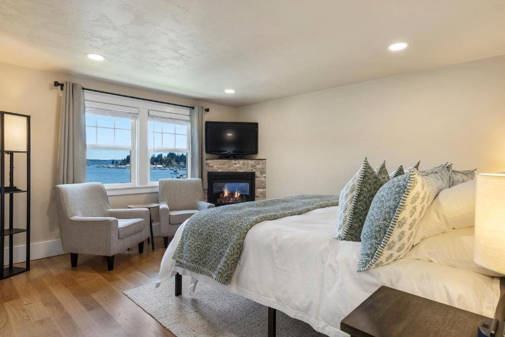 Deluxe Double Room with Sea View room - Image 3