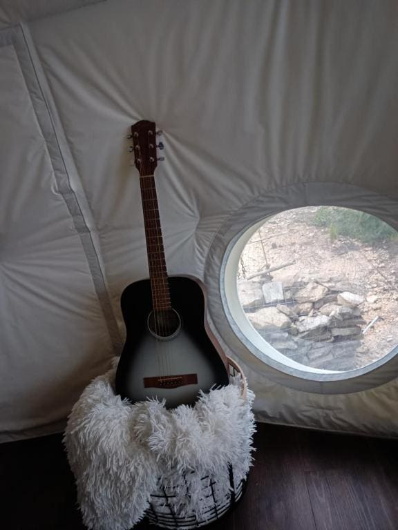 Tent room - Image 1