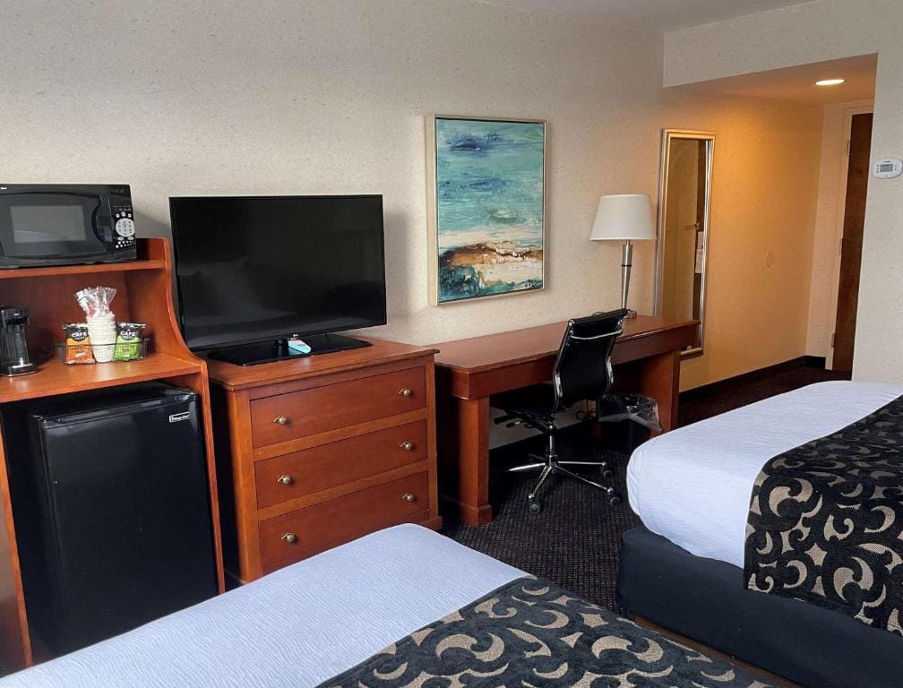 Double Room with Two Double Beds room - Image 2