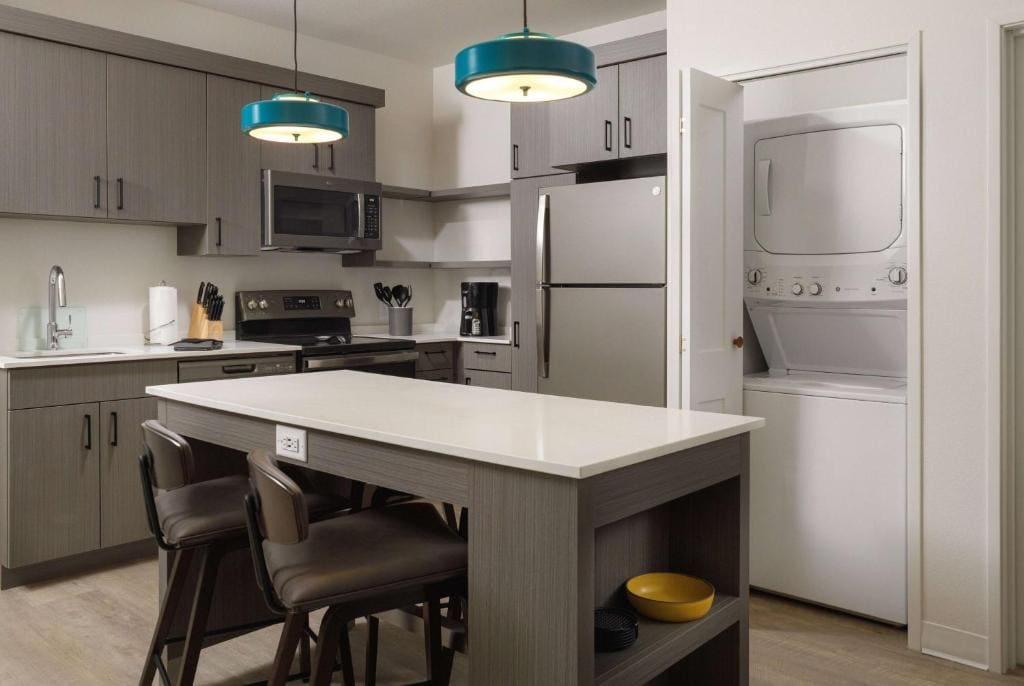 Two Bedroom Suite - 2 King Beds room - Image 1