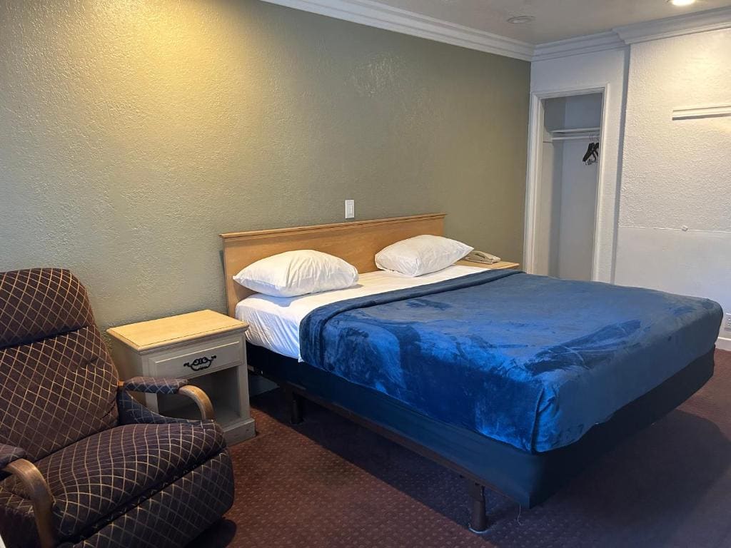 King Room room - Image 1