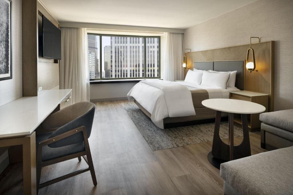 Deluxe King Room with City View room - Image 1