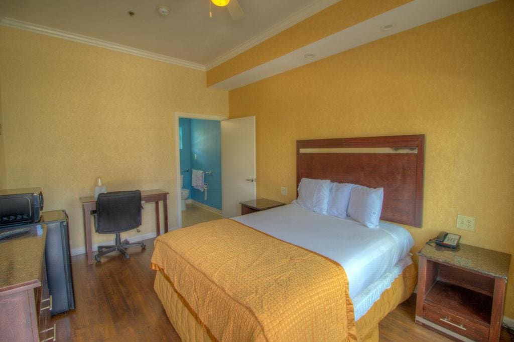 Queen Room - Disability Access room - Image 1