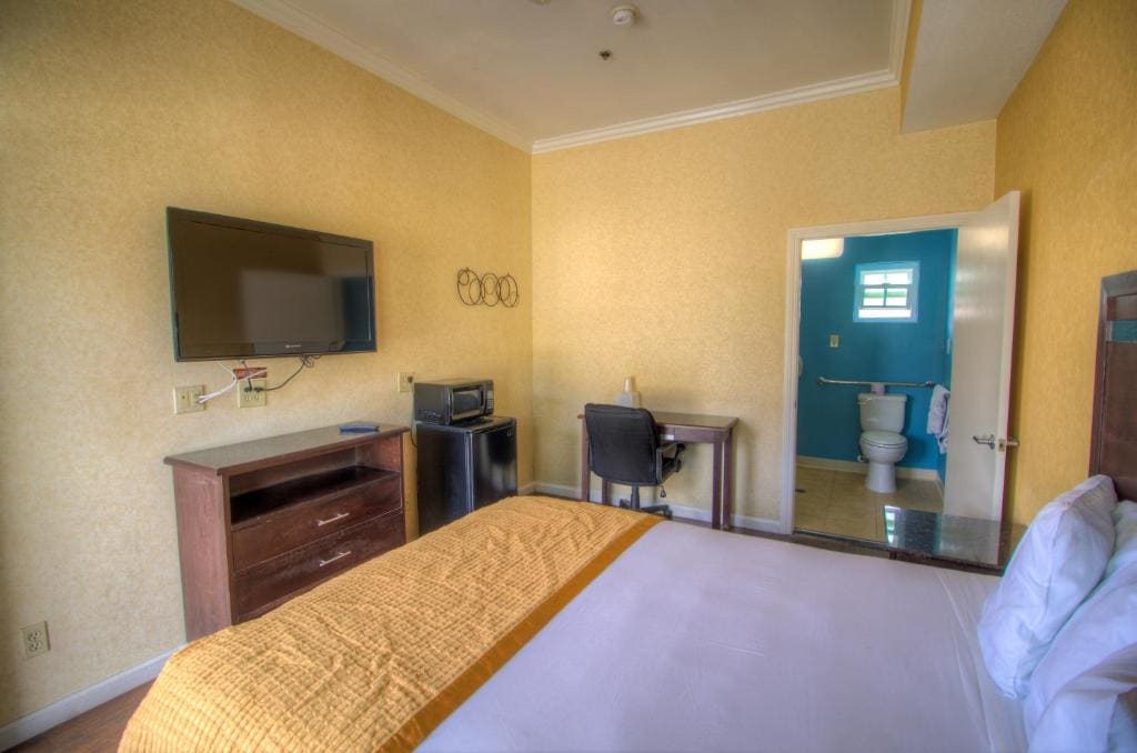 Queen Room - Disability Access room - Image 2