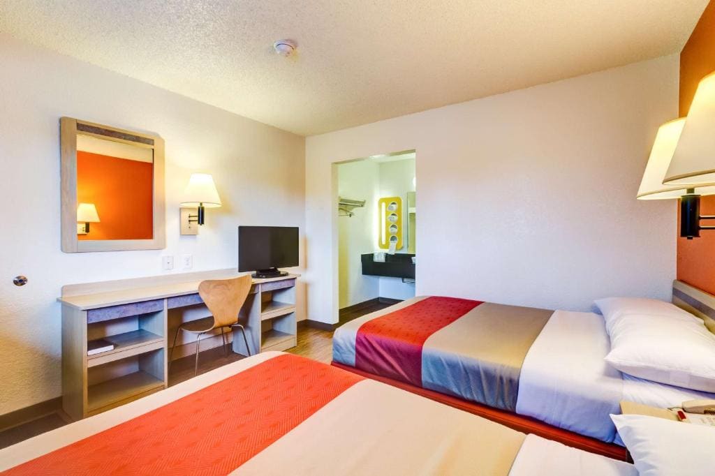 Double Room - Disability Access - Non-Smoking room - Image 1