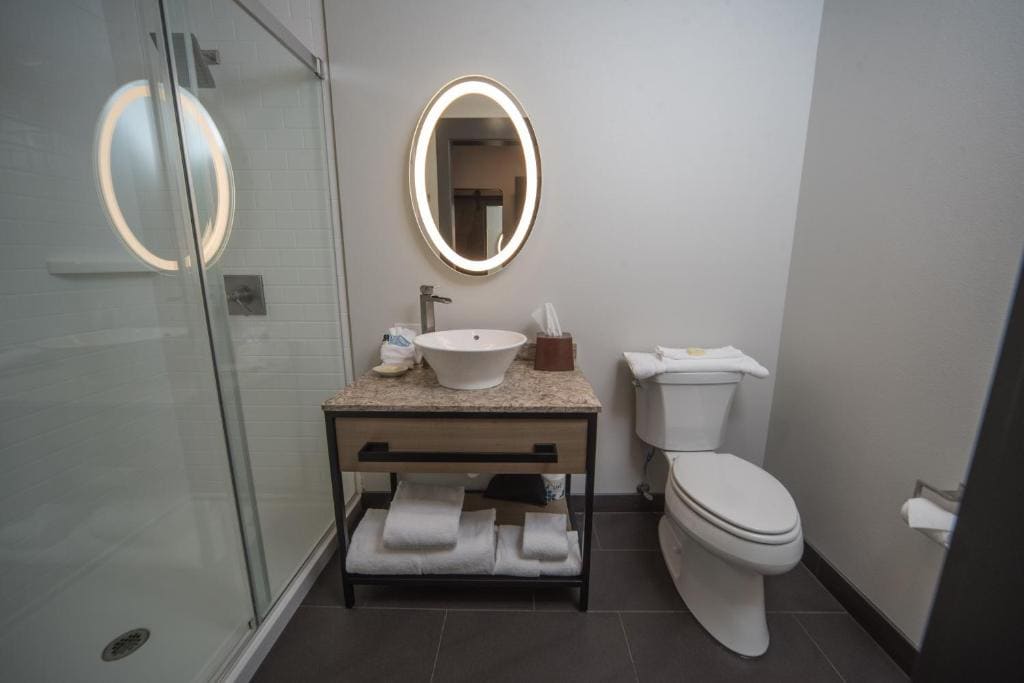 Deluxe Queen Room with Two Queen Beds room - Image 2