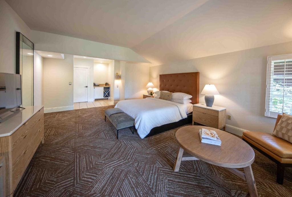 Deluxe King Room room - Image 2