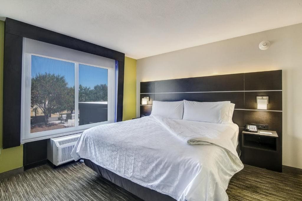 Standard King Room room - Image 3