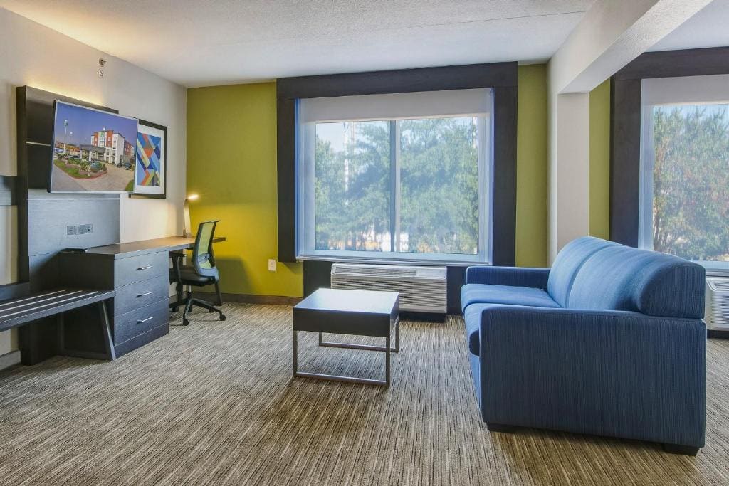 King Suite with Sofa Bed room - Image 1