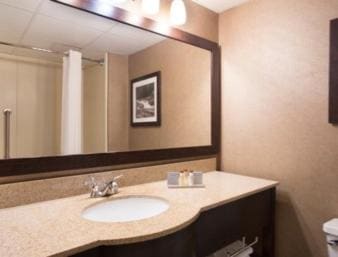 King Deluxe Room - Non-Smoking room - Image 2