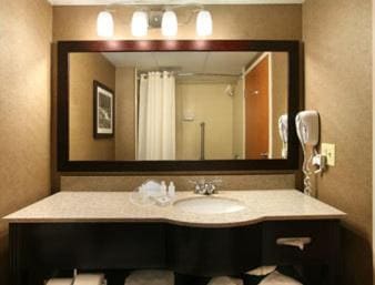 King Deluxe Room - Non-Smoking room - Image 1