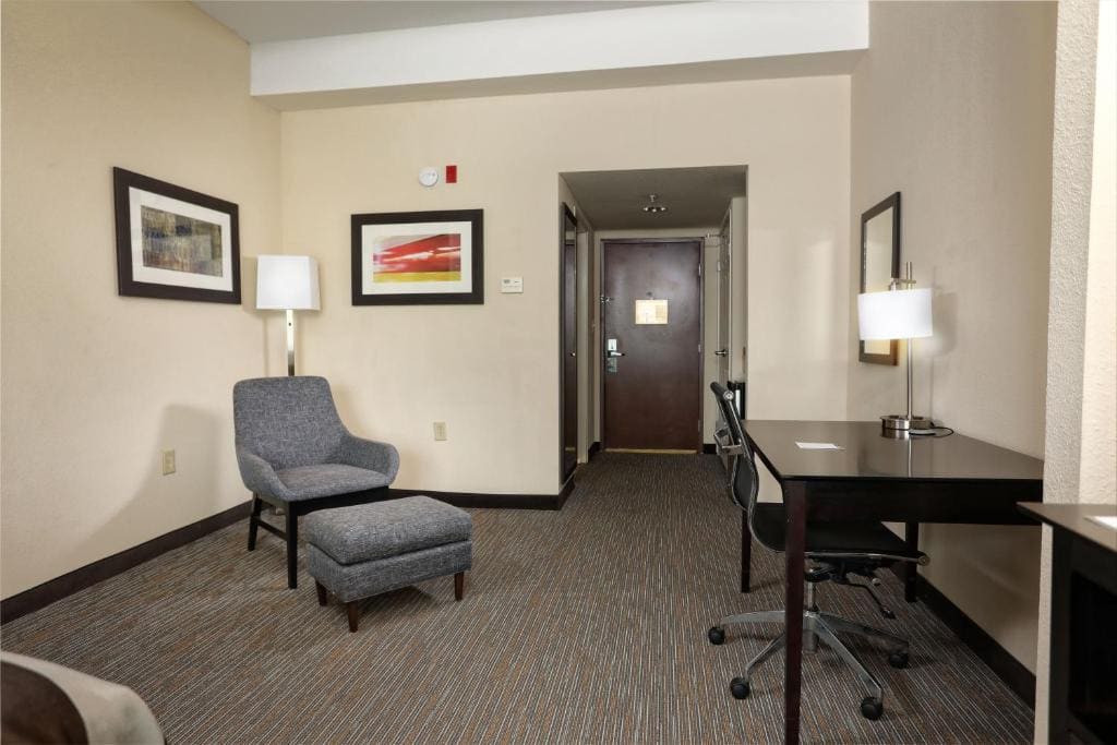 King Room - Disability Access/Non-Smoking room - Image 1