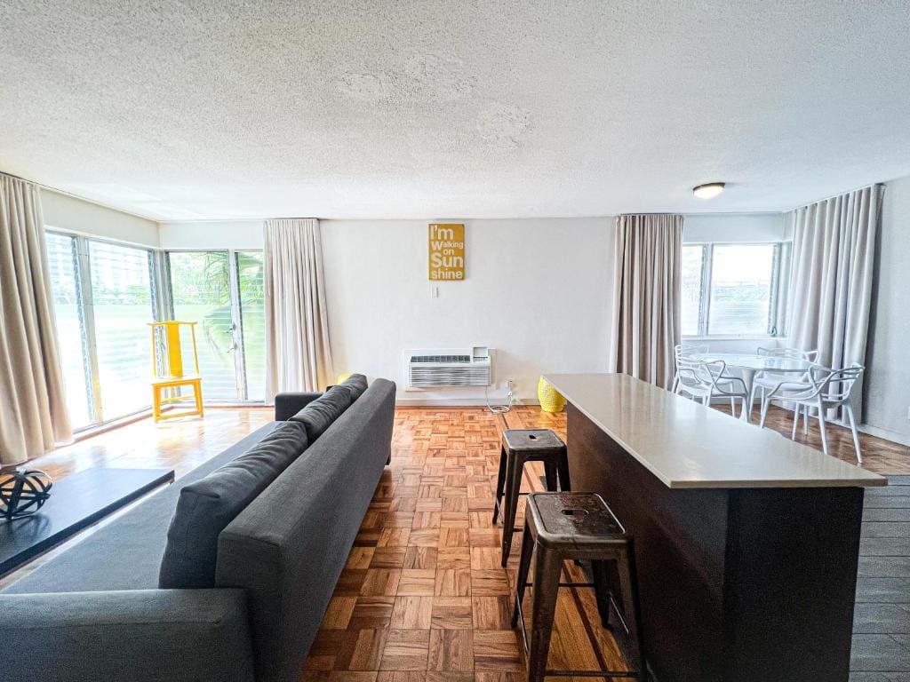 One-Bedroom Apartment with King Bed room - Image 2