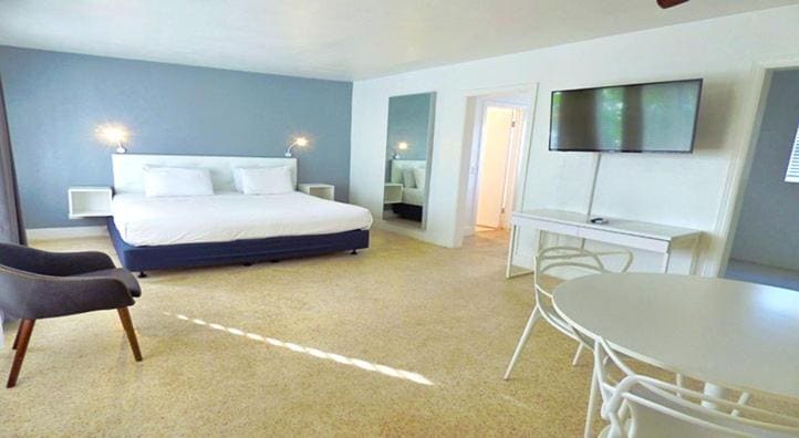 Deluxe King Studio - Accessible room - Image 1