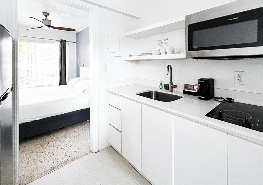 Deluxe King Studio room - Image 2
