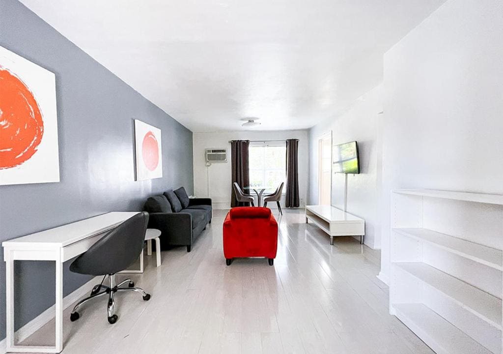 One-Bedroom Apartment with King Bed room - Image 3