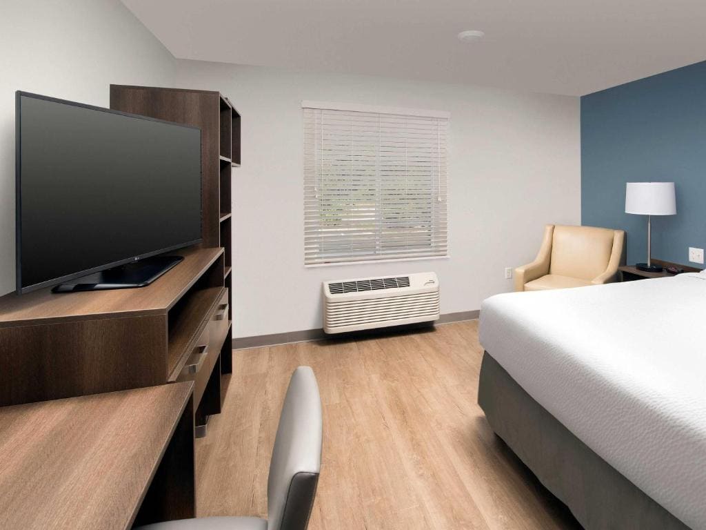 Queen Suite - Non Smoking room - Image 1