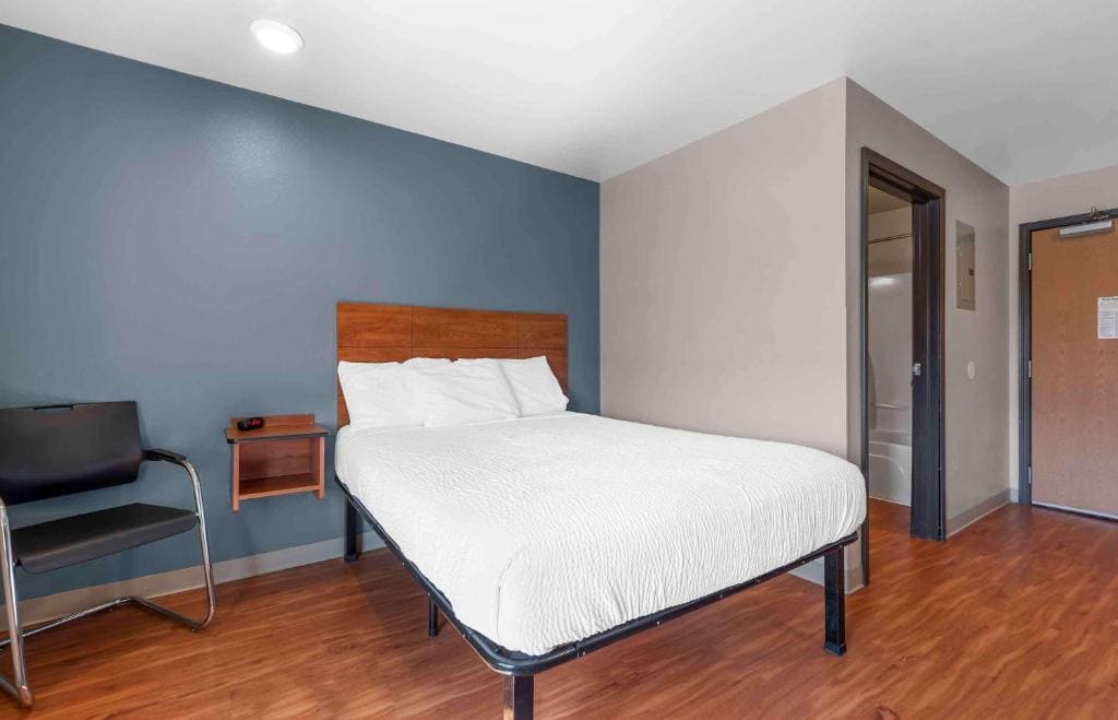 Standard Queen Room - Non-Smoking room - Image 3