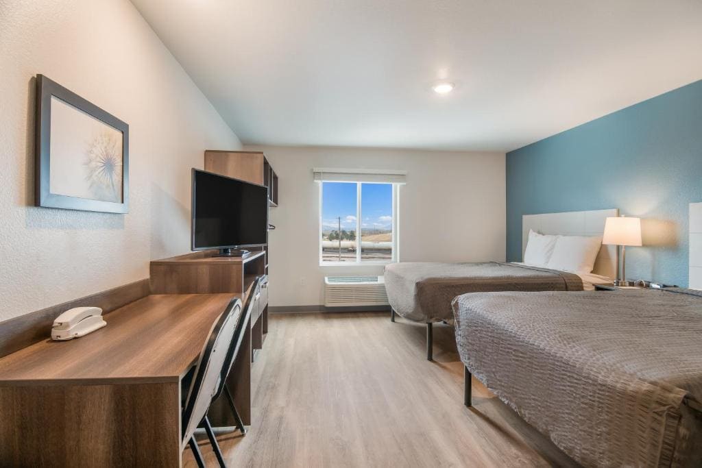 Standard Queen Room with Two Queen Beds - Non-Smoking room - Image 1