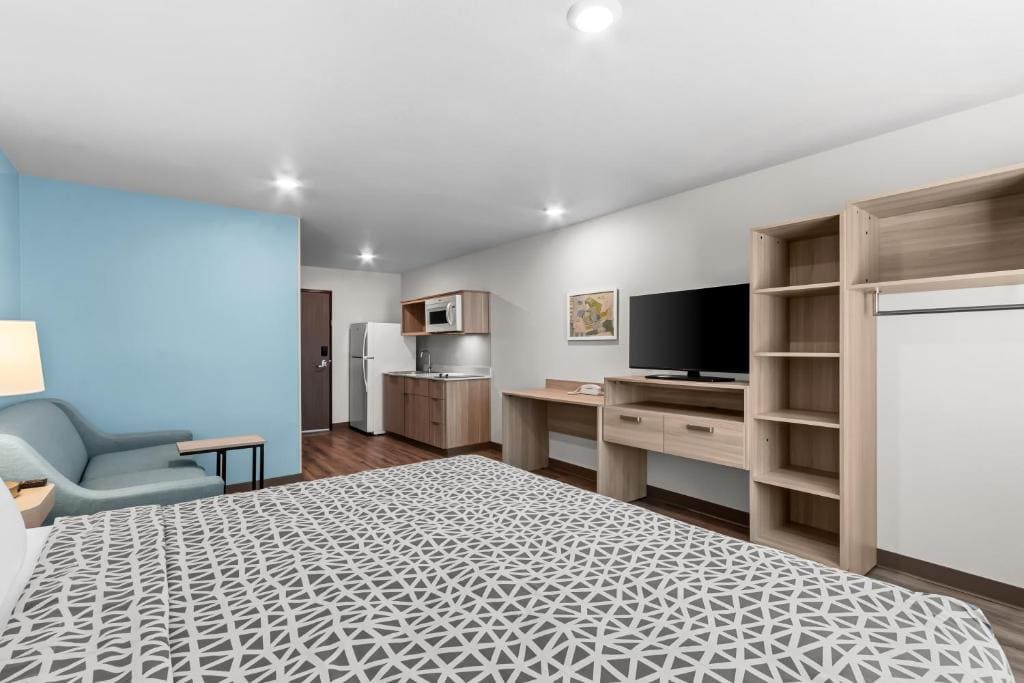 King Suite with Sofa - Non Smoking room - Image 1