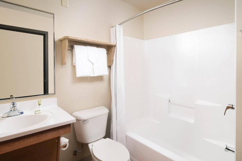 Double Room with Two Double Beds - Non-Smoking room - Image 2