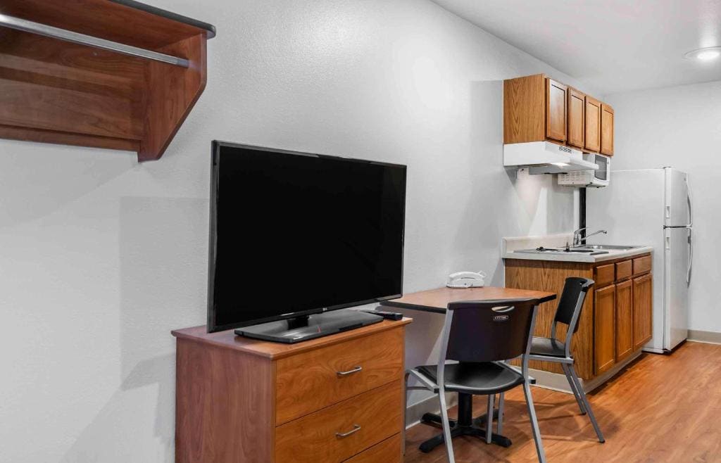 Double Room with Two Double Beds - Non-Smoking room - Image 1