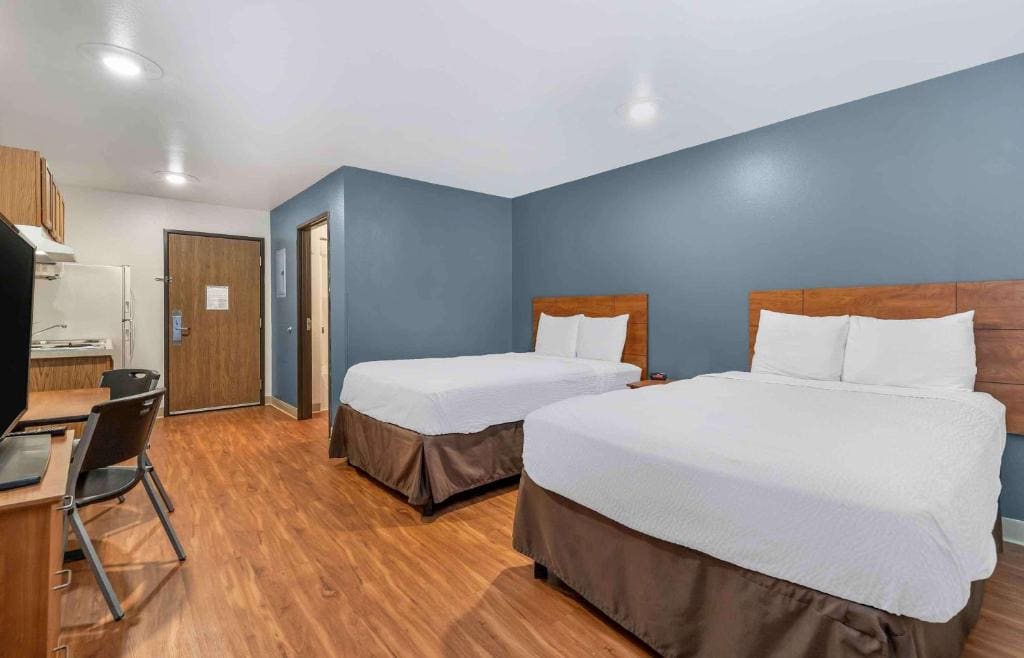 Double Room with Two Double Beds - Non-Smoking room - Image 3