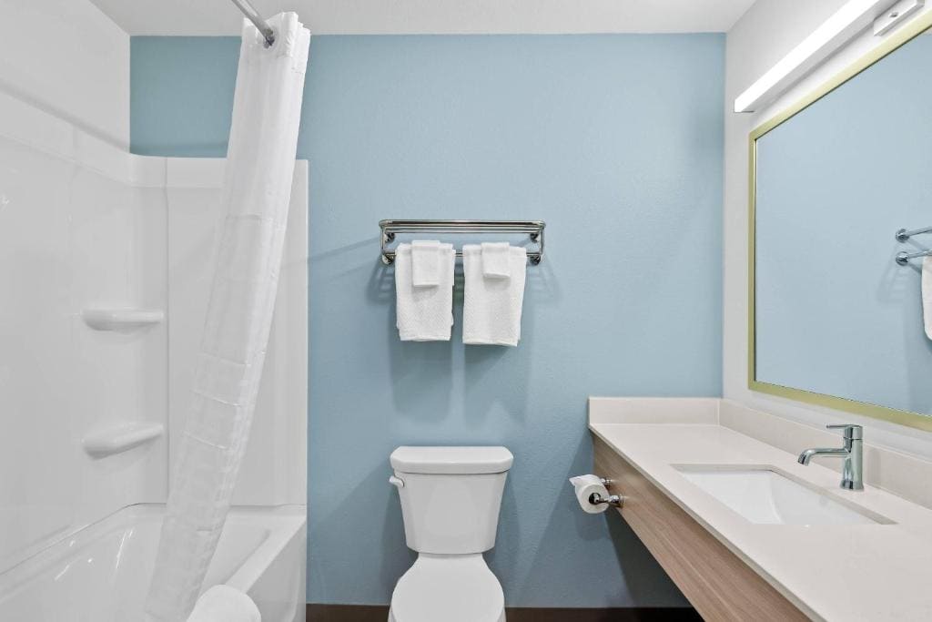 Queen Suite - Non Smoking room - Image 2