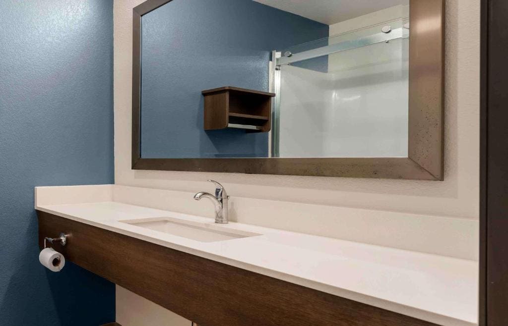 Standard Queen Room - Non-Smoking room - Image 2