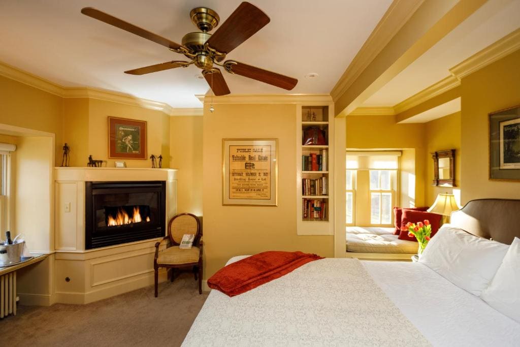 Deluxe Queen Room room - Image 3