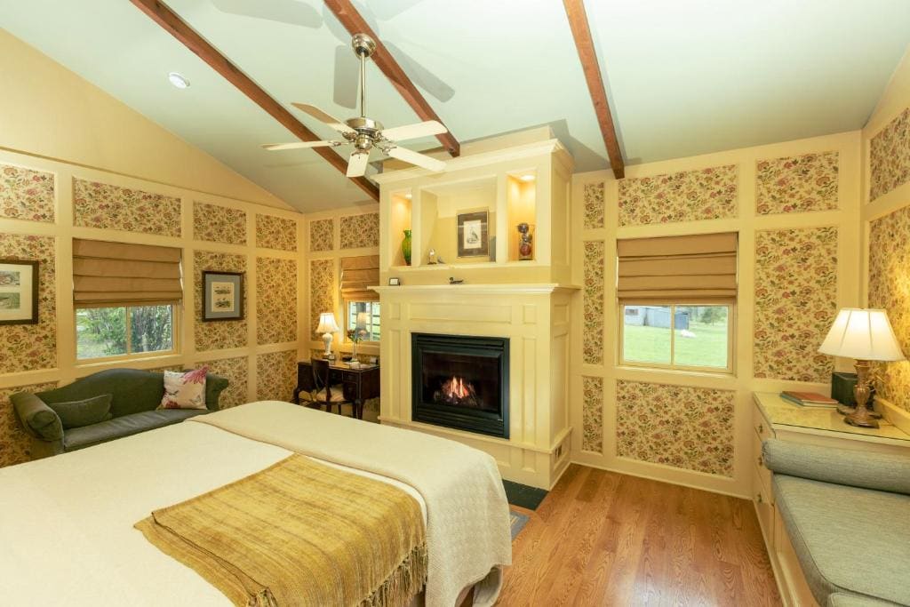 Cottage room - Image 2
