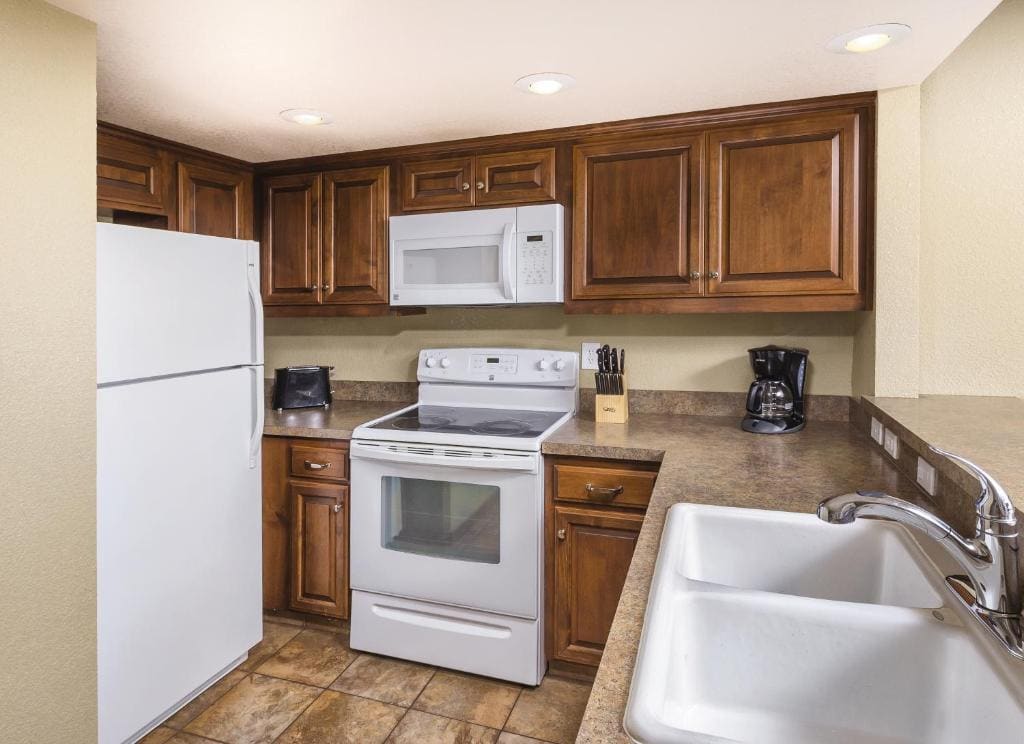 One-Bedroom Suite room - Image 1