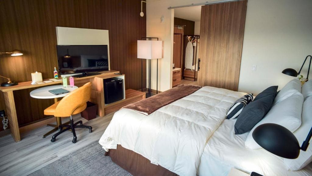 King Room - Non-Smoking room - Image 1